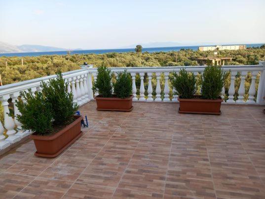 Irini'S Guesthouse Qeparo Exterior photo
